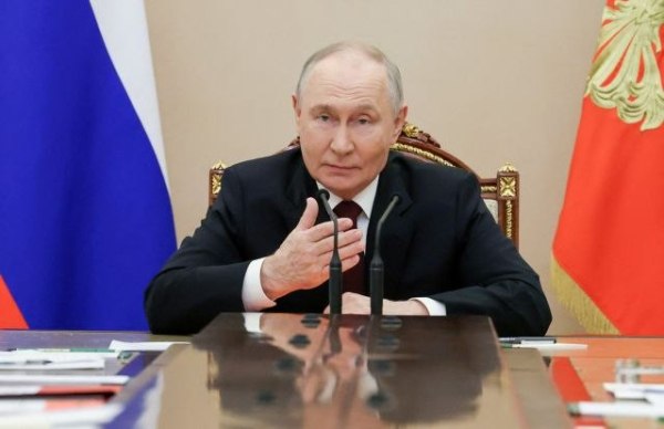 Η πρώτη αντίδραση του Πούτιν μετά τον θάνατο Χαμενεΐ: «Κυνική δολοφονία»