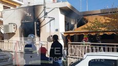 Βόλος: «Η μία γυναίκα βγήκε στην αυλή τυλιγμένη στις  φλόγες» – Χαροπαλεύει ο γιος της που προσπάθησε να σώσει μάνα και γιαγιά