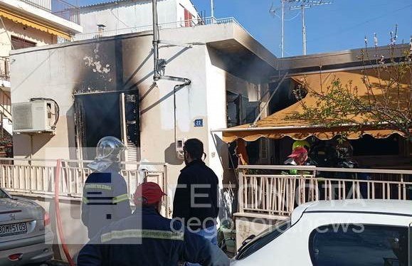 Βόλος: «Η μία γυναίκα βγήκε στην αυλή τυλιγμένη στις  φλόγες» – Χαροπαλεύει ο γιος της που προσπάθησε να σώσει μάνα και γιαγιά