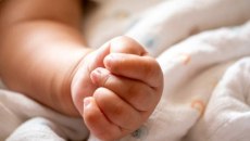 Πάτρα: Παραδόθηκε το πόρισμα της ιατροδικαστικής εξέτασης για το 10 μηνών βρέφος – Πού οφείλονται τα τραύματα