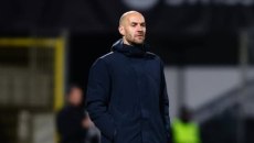 Η Τσέλιε απέλυσε τον προπονητή της μετά την ήττα απο την ΑΕΚ