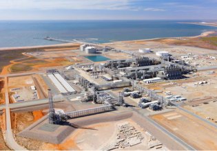 Αυστραλία: Κυκλώνας προκαλεί διακοπή λειτουργίας σε δυο από τις μεγαλύτερες μονάδες παραγωγής ΥΦΑ στον κόσμο