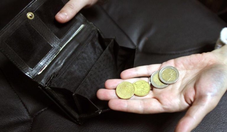 ΕΛΣΤΑΤ: Το 14,9% του πληθυσμού στερείται βασικά αγαθά και υπηρεσίες