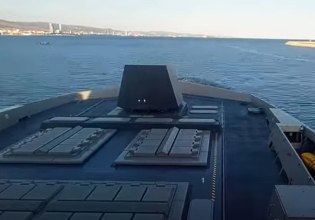 Κίμων: Εντυπωσιακό βίντεο από τον απόπλου της φρεγάτας από το λιμάνι της Λεμεσού