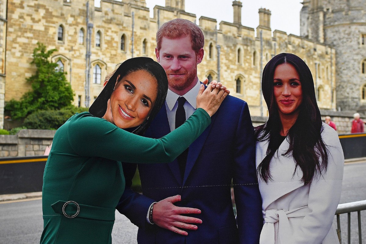 Χρυσό σουαρέ, μόνο για γυναίκες: Μετά το φιάσκο με το Netflix, η Μέγκαν χρεώνει 1700 λίρες για selfie και manifestation – Η νέα Γκουίνεθ;