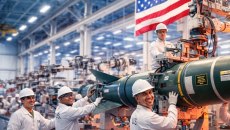 Το μοιραίο λάθος της Δύσης: Στράφηκε στις υπηρεσίες και ερήμωσε τα εργοστάσια