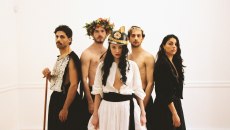 «Ο μαγεμένος βοσκός», σε σκηνοθεσία Γιάννη Σκουρλέτη στο θέατρο του Νέου Κόσμου