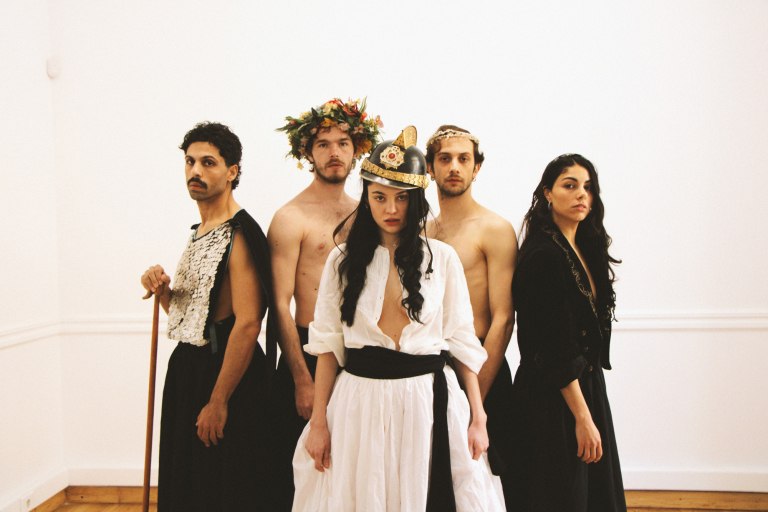 «Ο μαγεμένος βοσκός», σε σκηνοθεσία Γιάννη Σκουρλέτη στο θέατρο του Νέου Κόσμου