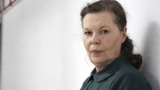 «Ο ουρανός κατακόκκινος στον γαλαξία της Αναγνωστάκη», με τη Ρούλα Πατεράκη στο θέατρο Ψυρρή