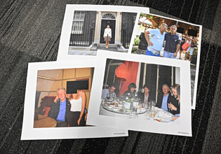 Tι αποκαλύπτουν τα «αρχεία Έπσταϊν» για τον τρόπο που μιλούν οι ισχυροί;