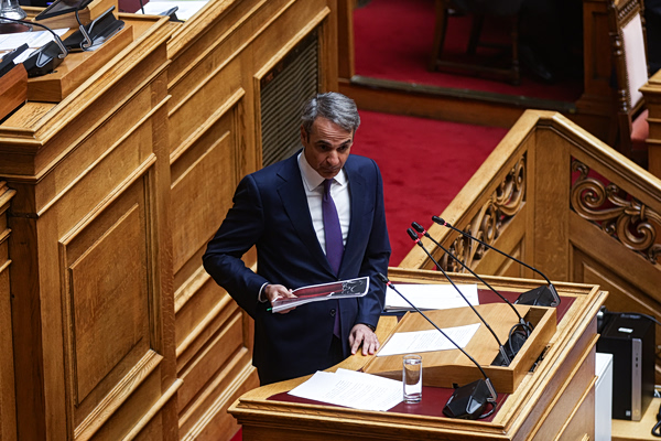 Μητσοτάκης: Με άδεια φαρέτρα προσπαθεί να αποπροσανατολίσει από τα σκάνδαλα – Σε δεινή θέση η κυβέρνηση