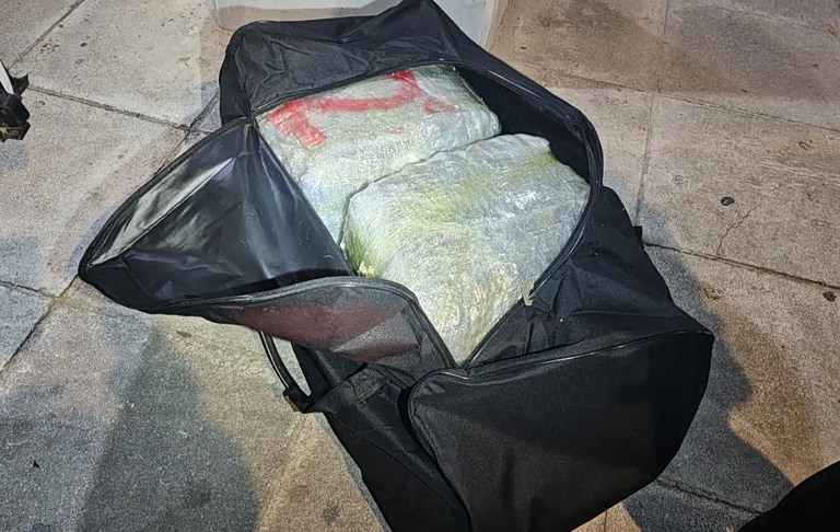 Κύκλωμα διακινούσε ναρκωτικά στο κέντρο της Αθήνας – Κατασχέθηκαν 164 κιλά κάνναβης