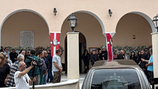 Κεφαλονιά: Θρήνος στην κηδεία της 19χρονης Μυρτούς – «Καλό ταξίδι αγγελούδι μου»