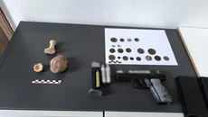 Συνελήφθη άνδρας στα Κύθηρα που διακινούσε αρχαιότητας μέσω διαδικτύου