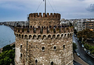 Θεσσλονίκη: Πρόστιμο σε μουσικούς του δρόμου – Τι λένε οι ίδιοι και πώς απαντά ο Δήμος