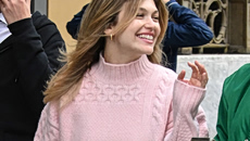 Η Κλέλια Ανδριολάτου δίνει μια «γεύση» από τις backstage στιγμές του Maestro