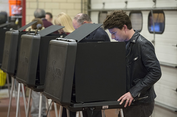 Τραμπ: Πλήγμα από Βιρτζίνια εν όψει midterms – Αλλάζει ο εκλογικός χάρτης δίνοντας ώθηση στους Δημοκρατικούς