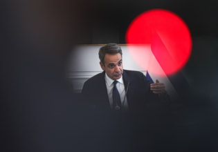 Δημοσκόπηση: Η κρίση νομιμοποίησης οδηγεί σε κατάρρευση τα ποσοστά της ΝΔ