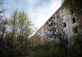 Σαράντα χρόνια μετά τη δυστοπία του Τσερνόμπιλ, η πυρηνική ενέργεια επιστρέφει δυναμικά