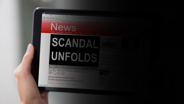 Εδωσαν τον ανασχηματισμό outsourcing στην Ευρωπαϊκή Εισαγγελία, τον ορισμό των εκλογών σε καταδικασμένου ισραηλινού εταιρεία, θίγονται όμως όταν ο Τσίπρας λέει για γραβατωμένη συμμορία