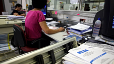 Παραμένει ψηλά η ανεπίσημη εργασία στην Ελλάδα –  Οι γυναίκες πλήττονται περισσότερο (πίνακες)