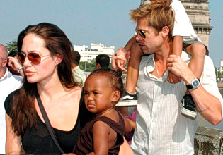 Η κόρη της Αντζελίνα Τζολί, Ζαχάρα, λέει πως «είναι τιμή της να την αποκαλεί μητέρα της»