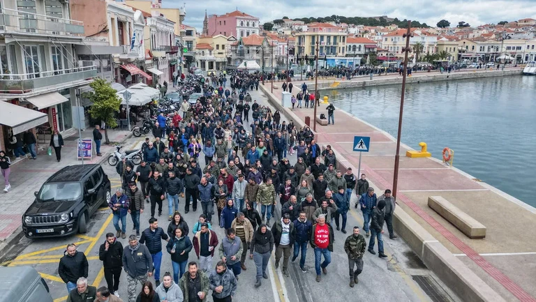 Αφθώδης πυρετός: Ο αποκλεισμός του λιμανιού έφερε σύσκεψη και κονδύλι 8 εκατ. ευρώ – «Θέλουν να κερδίσουν χρόνο» απαντούν οι Λέσβιοι