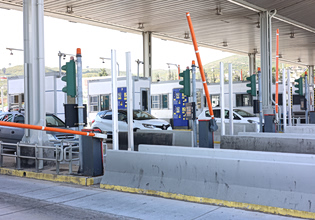 Κουτσούμπας: Απαιτείται η δωρεάν διέλευση από τα διόδια τις μέρες του Πάσχα