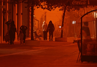 Κακοκαιρία Εrminio: Η βροχή και η σκόνη έπνιξαν την Ελλάδα