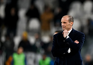 «Κούρσα» για δύο ο πάγκος της Σκουάντρα Ατζούρα