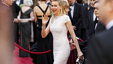 Η Ναόμι Γουότς μεταμορφώνεται στην σπουδαία μπαλαρίνα Μάργκοτ Φοντέιν