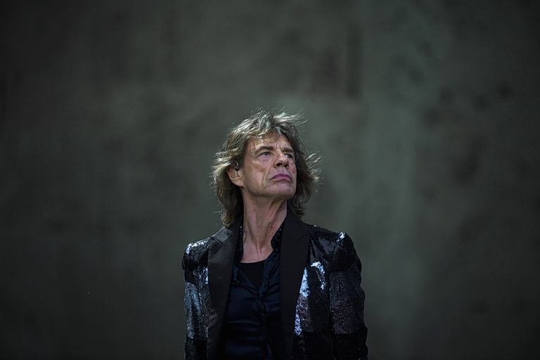 Ο Μικ Τζάγκερ έφτασε πολύ κοντά στον θάνατο το 1976, σύμφωνα με τη νέα βιογραφία των Rolling Stones