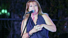 Έλλη Πασπαλά: «Η φωνή μου έχει συρρικνωθεί και με τρομάζει»