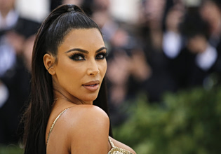 Η «παππούδες» που λήστεψαν την Κιμ Καρντάσιαν στο Παρίσι γίνονται σειρά