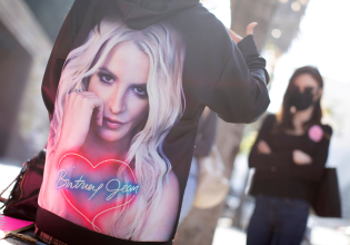 Μπρίτνεϊ Σπίαρς: Οικειοθελής εισαγωγή σε κέντρο θεραπείας