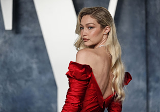 Η Τζίτζι Χαντίντ τοποθετείται για όσα αναφέρονται για αυτήν στα αρχεία Έπσταϊν