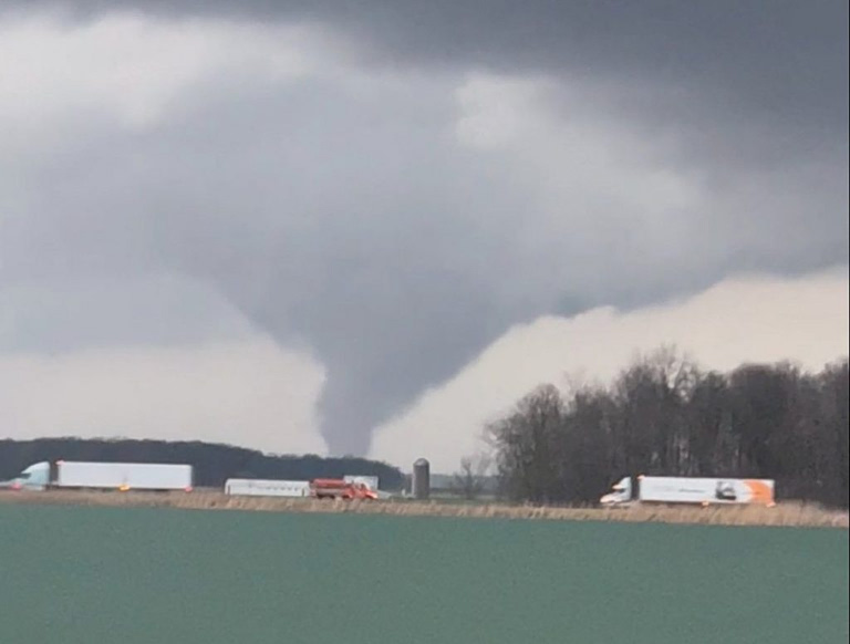 Πώς είναι να βρίσκεσαι μέσα σε έναν ανεμοστρόβιλο; - «Σαν χίλιοι κινητήρες τζετ»