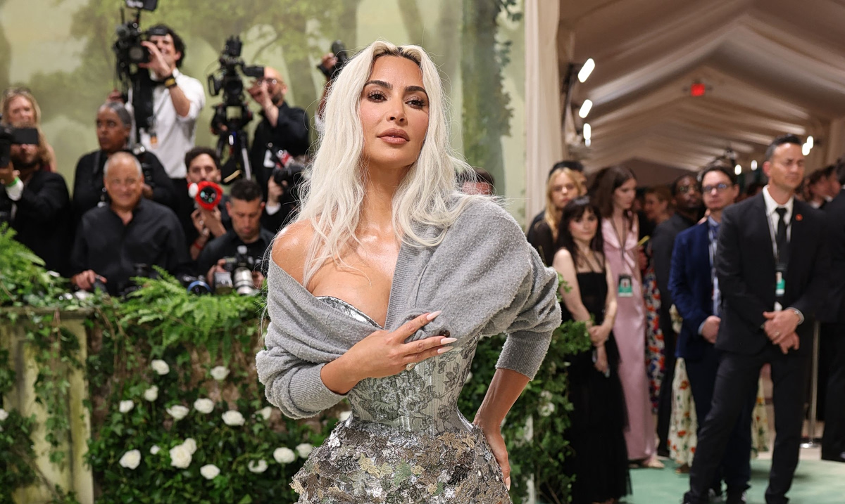 Tι δουλειά έχει η Κιμ Καρντάσιαν στο Μπρόντγουεϊ;