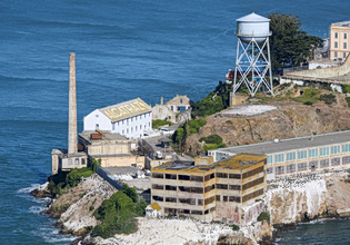 Ο Τραμπ θέλει να ξανανοίξει τις φυλακές του Αλκατράζ
