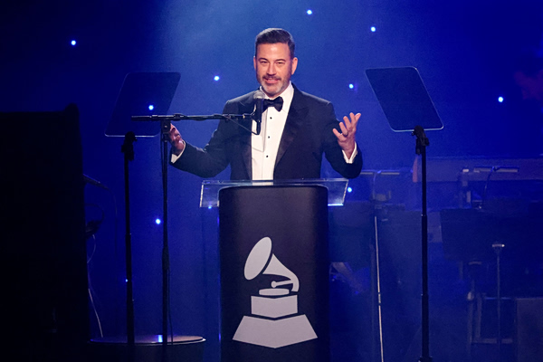 Ο Τζίμι Κίμελ σχολιάζει τις δηλώσεις της Μελάνια περί Έπσταϊν