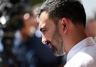 Ένα μήνυμα προς τον κόσμο από τη μακρινή Νέα Υόρκη