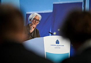 ΕKT: Κρατάει στάση αναμονής για αύξηση των επιτοκίων