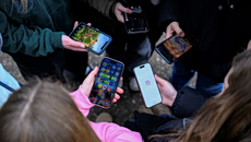 Social media: «Ας μας μάθουν, αντί να μας τα απαγορεύσουν» – Πώς αντιμετωπίζουν τα παιδιά τους περιορισμούς