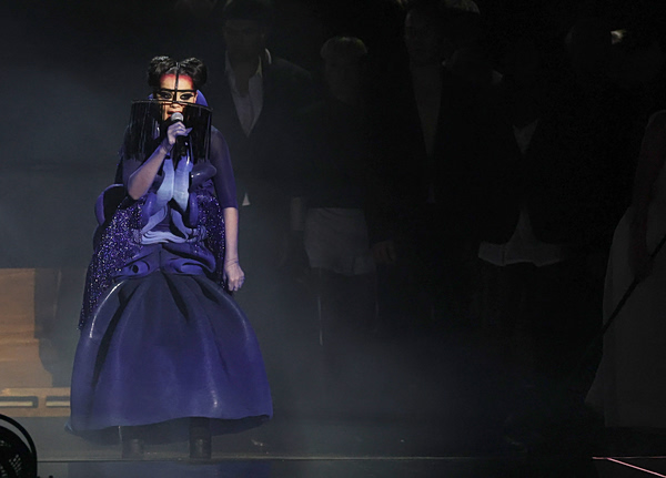 Η Björk ετοιμάζει ένα rave στην Ισλανδία με φόντο την ηλιακή έκλειψη