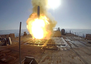 ΗΠΑ: Δύο αντιτορπιλικά πέρασαν από τα Στενά του Ορμούζ στο πλαίσιο της διαδικασίας αποναρκοθέτησης