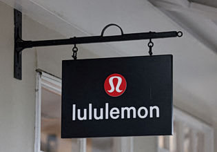 Lululemon: Έρευνα για τοξικές ουσίες στα αθλητικά ρούχα