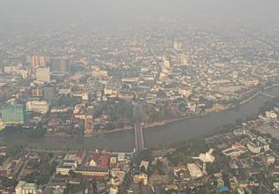Αυτοί που ρυπαίνουν περισσότερο είναι οι κερδισμένοι του πολέμου στο Ιράν