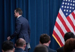 Οι ΗΠΑ επιτέθηκαν στο Ιράν και ίσως ζητήσουν σε τρίτα κράτη να «πληρώσουν τη ζημιά» – Δεν θα ήταν η πρώτη φορά