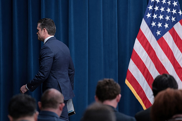 Οι ΗΠΑ επιτέθηκαν στο Ιράν και ίσως ζητήσουν σε τρίτα κράτη να «πληρώσουν τη ζημιά» – Δεν θα ήταν η πρώτη φορά