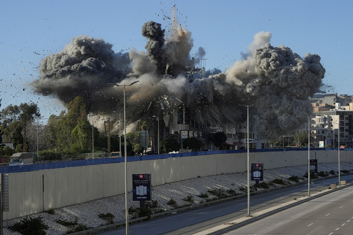 Αναφορές για νέα πυραυλική επίθεση των Χούθι στο Ισραήλ –  Πλήγματα με drones στο διεθνές αεροδρόμιο του Κουβέιτ